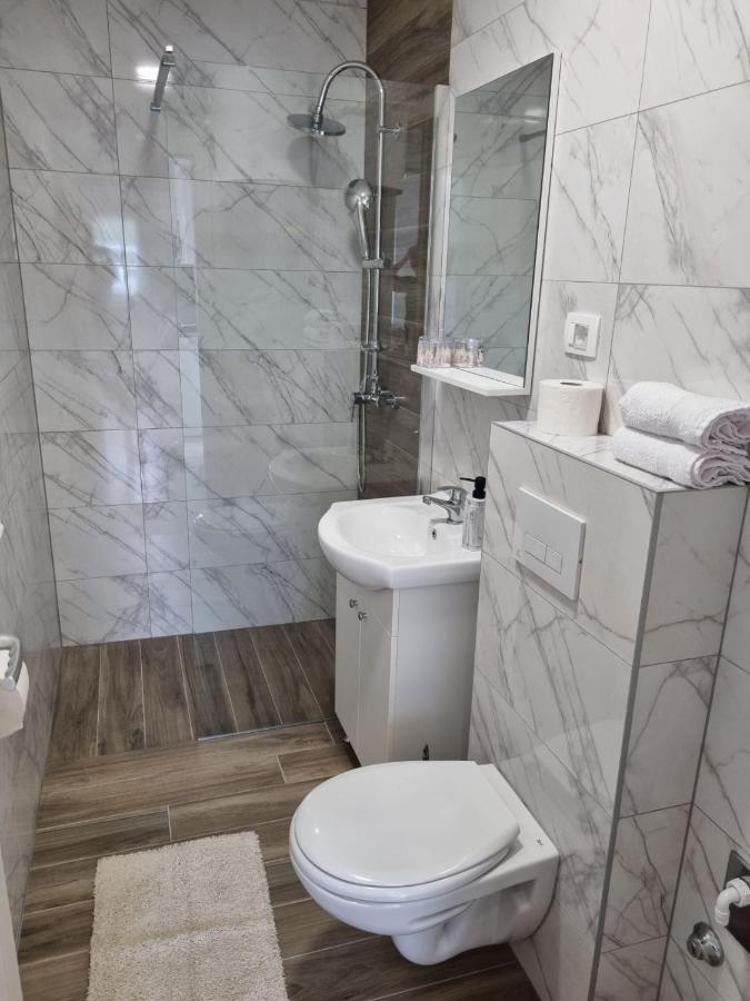 Apartmani Tolj Makarska Exterior foto